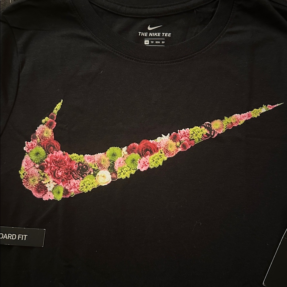 Nike Tee - Picture 2 of 2